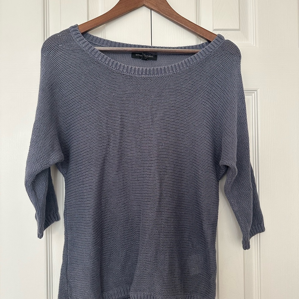 Banana Republic Gray Crew Neck Sweater with Ribbed Texture